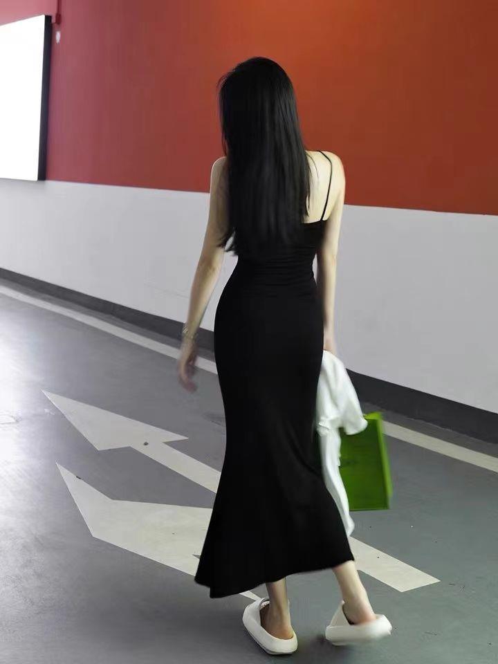 Zarah | Minimal Chic Maxi Dress