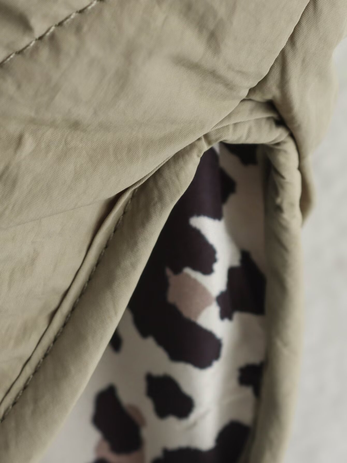 Uma | Luxury Mid-Length Jacket with Trendy Stitching - Leopard Print