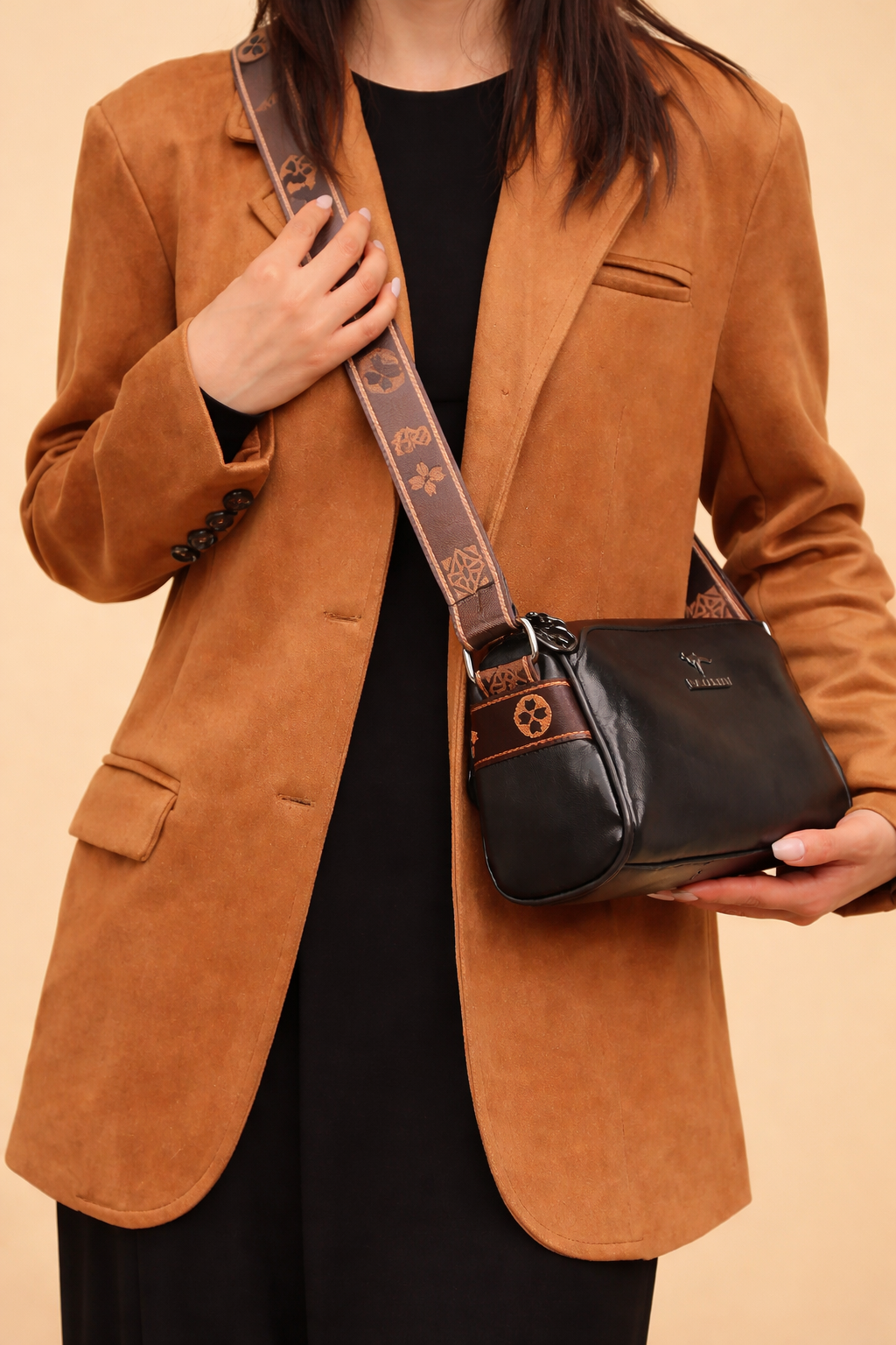 Chic Vegan Leather Shoulder Bag for Women | Stylish Crossbody with Adjustable Strap and Secure Zipper Closure | Elcevi