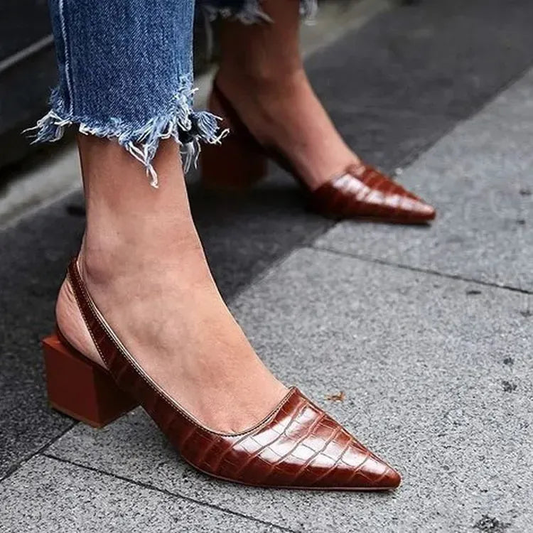 Elegant Pumps with Pointed Toe and Block Heel - Elena