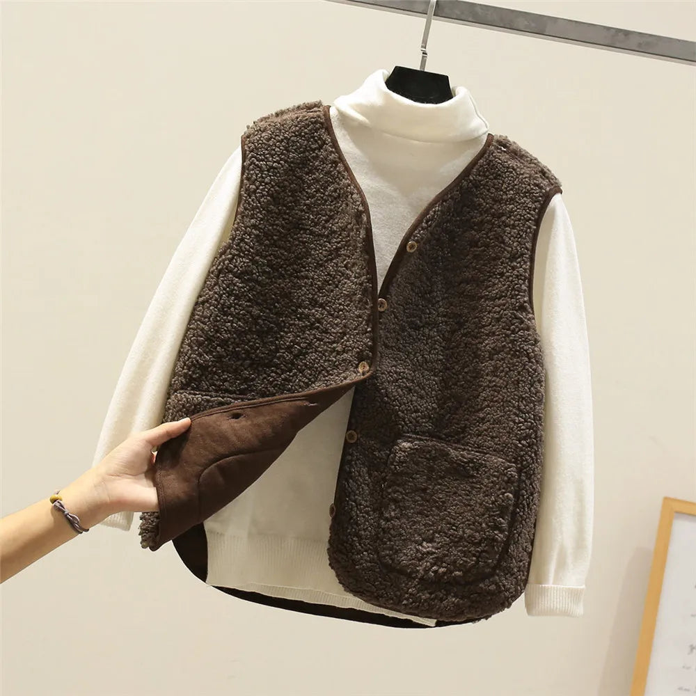 Body - Women's Soft Gilet with Buttons and Pockets