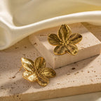 Amy Julliete – Vintage Gold Floral Earrings