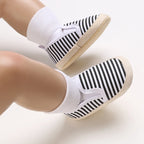 ISA | 4-color toddler non-slip baby shoes baby canvas classic sneakers newborn sports shoes baby boys girls first walker shoes