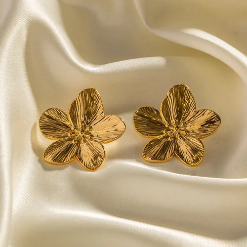Amy Julliete – Vintage Gold Floral Earrings