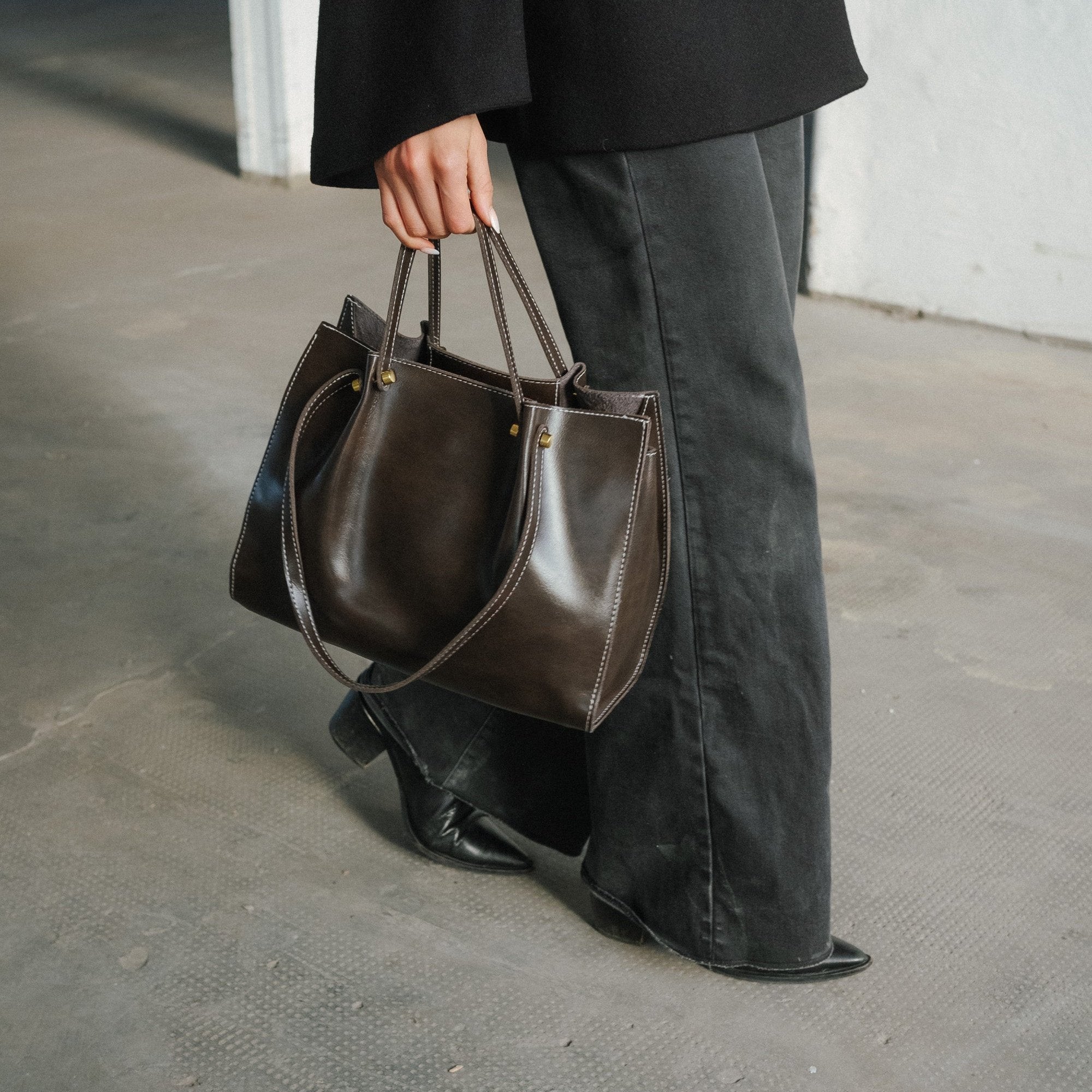 Claire | Spacious Shoulder Bag in Vegan Leather - Handmade, Elegant, and Functional