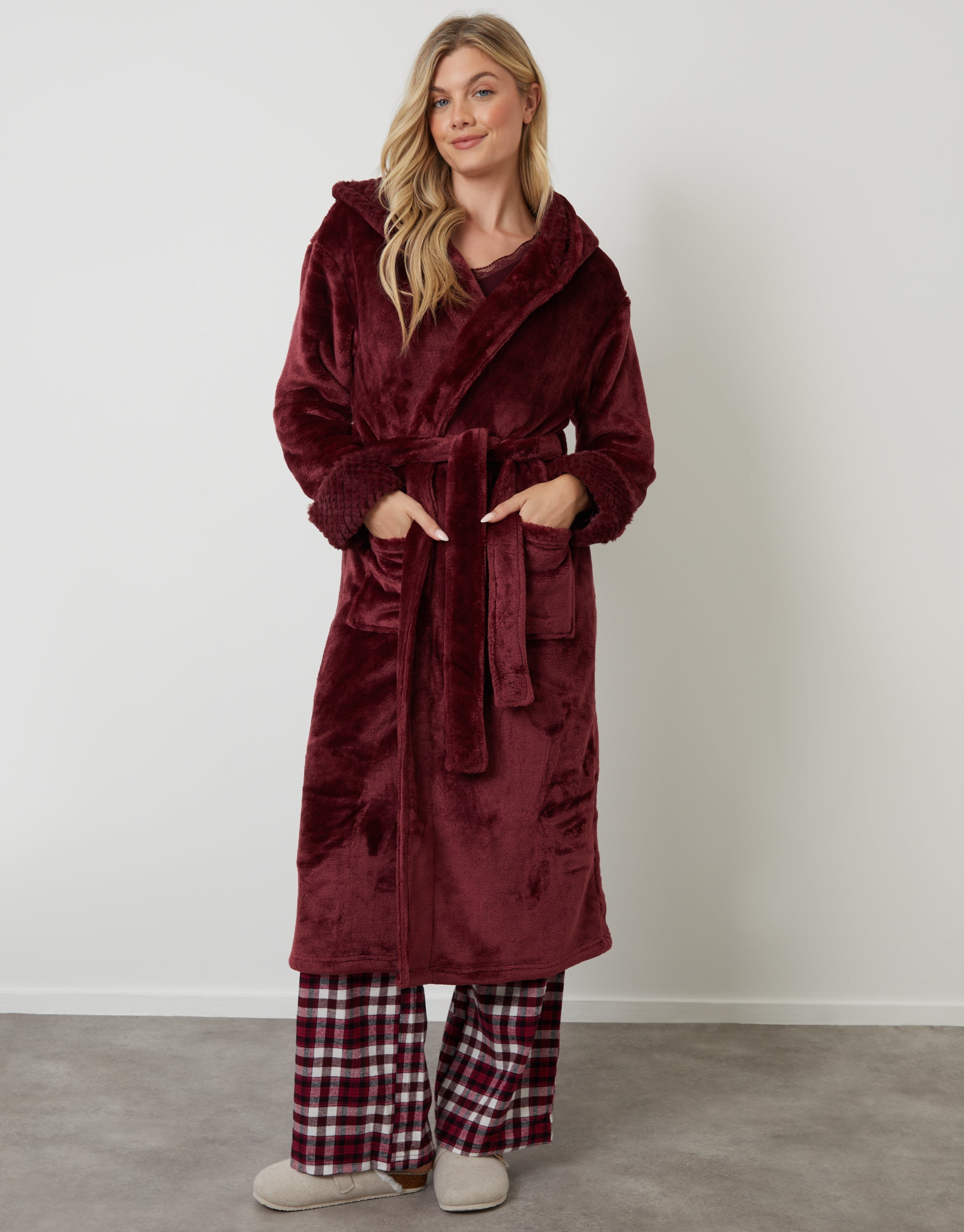 The Amira Mancini - Winter Soft Plush-Feel Long Hooded Bathrobe
