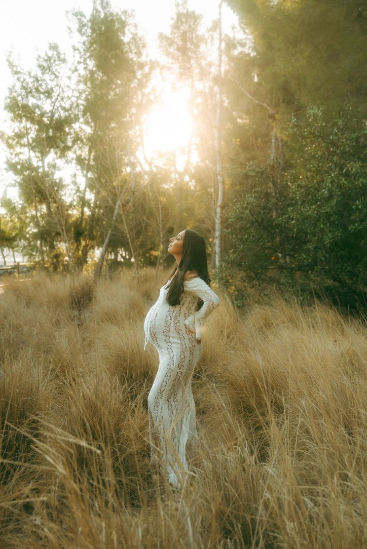 Elcevi | Maternity Dress With Lace And Flowing Fit Elegance For Women