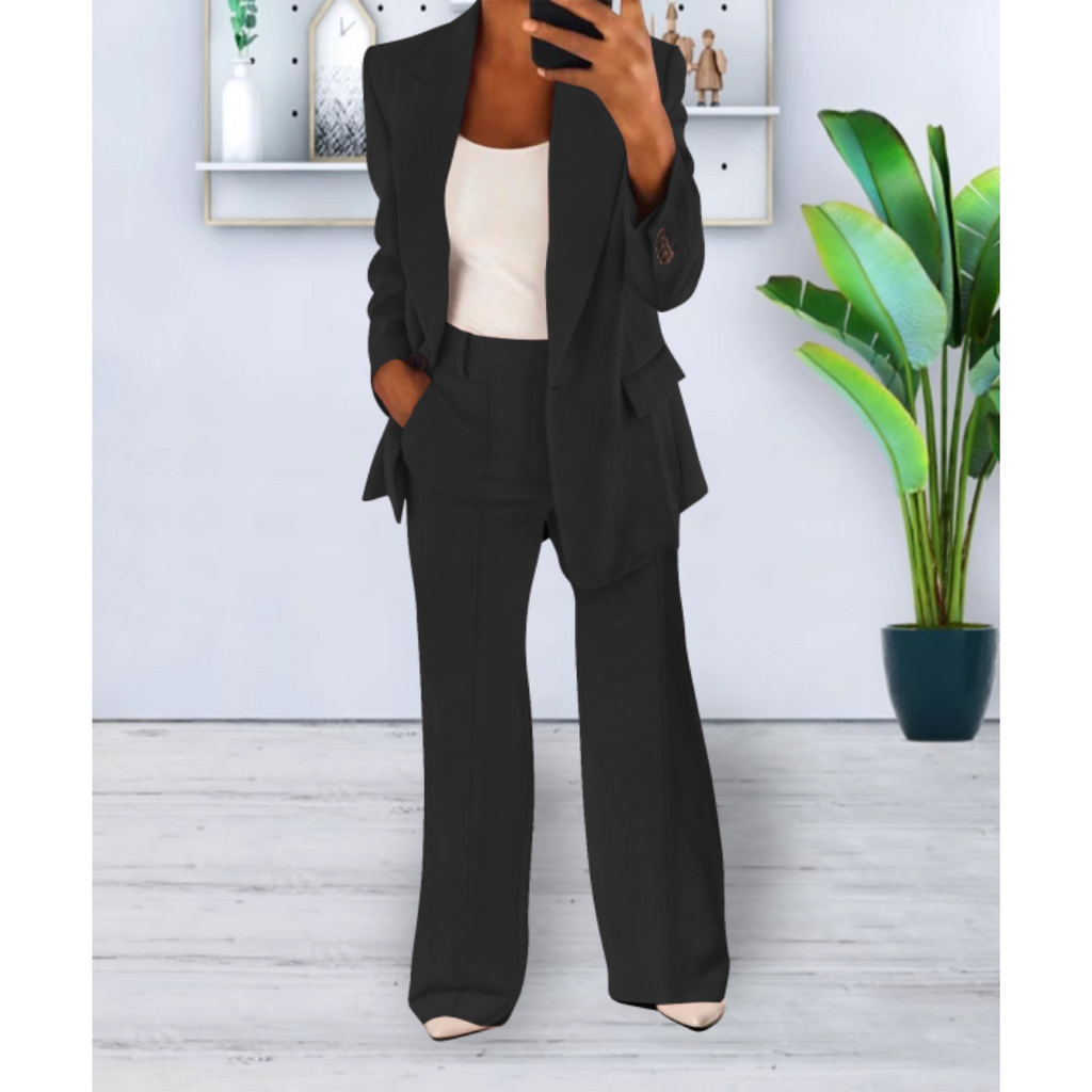 Ellen - Two-Piece Women's Suit with Pockets