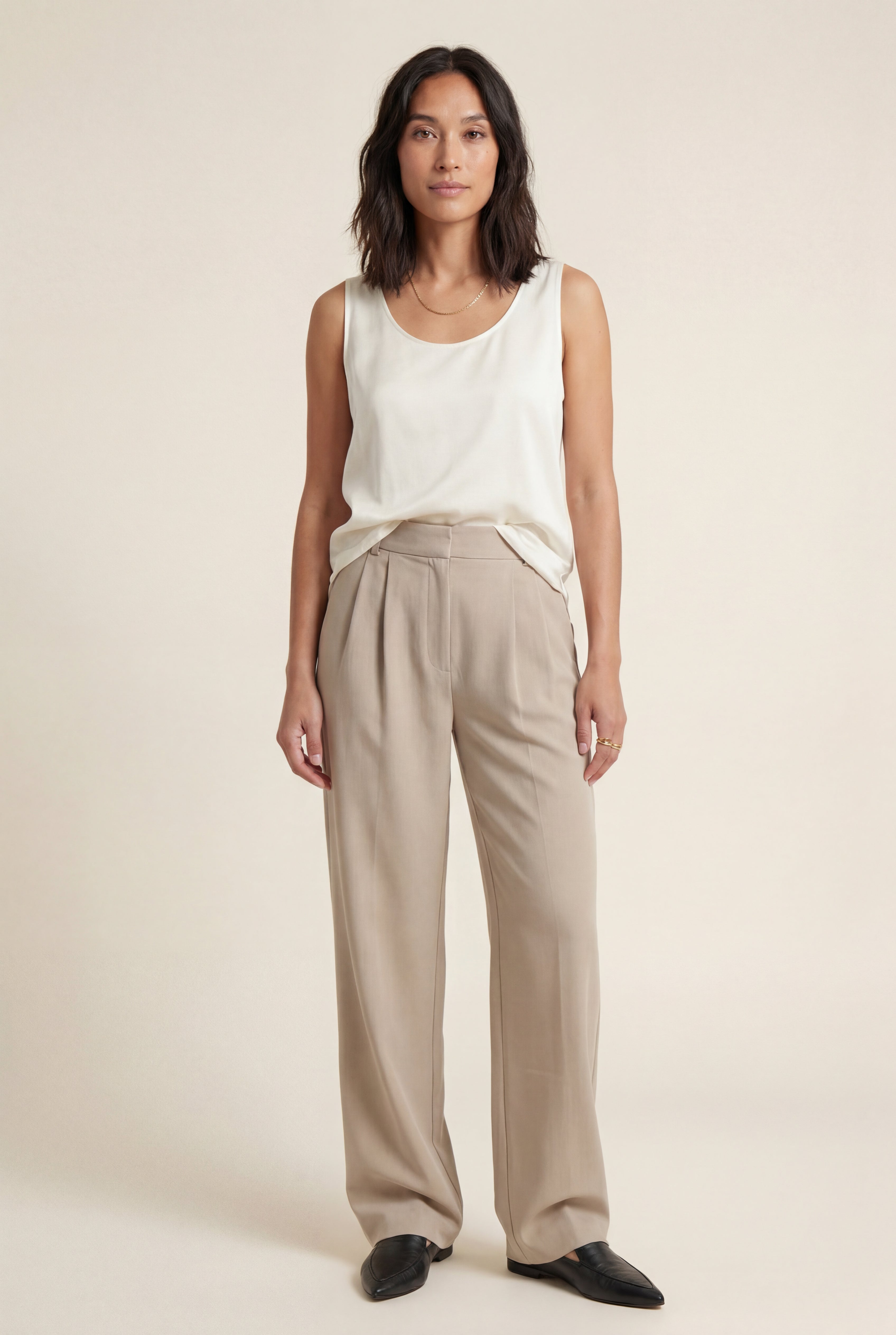 Lia | High-waisted Pleated Tapered Trousers with Tailored Waistband