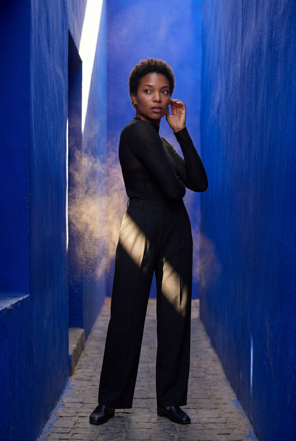 Lia | High-waisted Pleated Tapered Trousers with Tailored Waistband