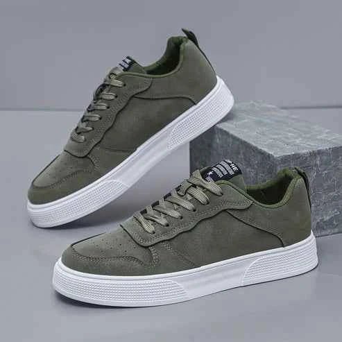 Liam | Minimalist Low Top Sneakers with Chunky Textured Sole