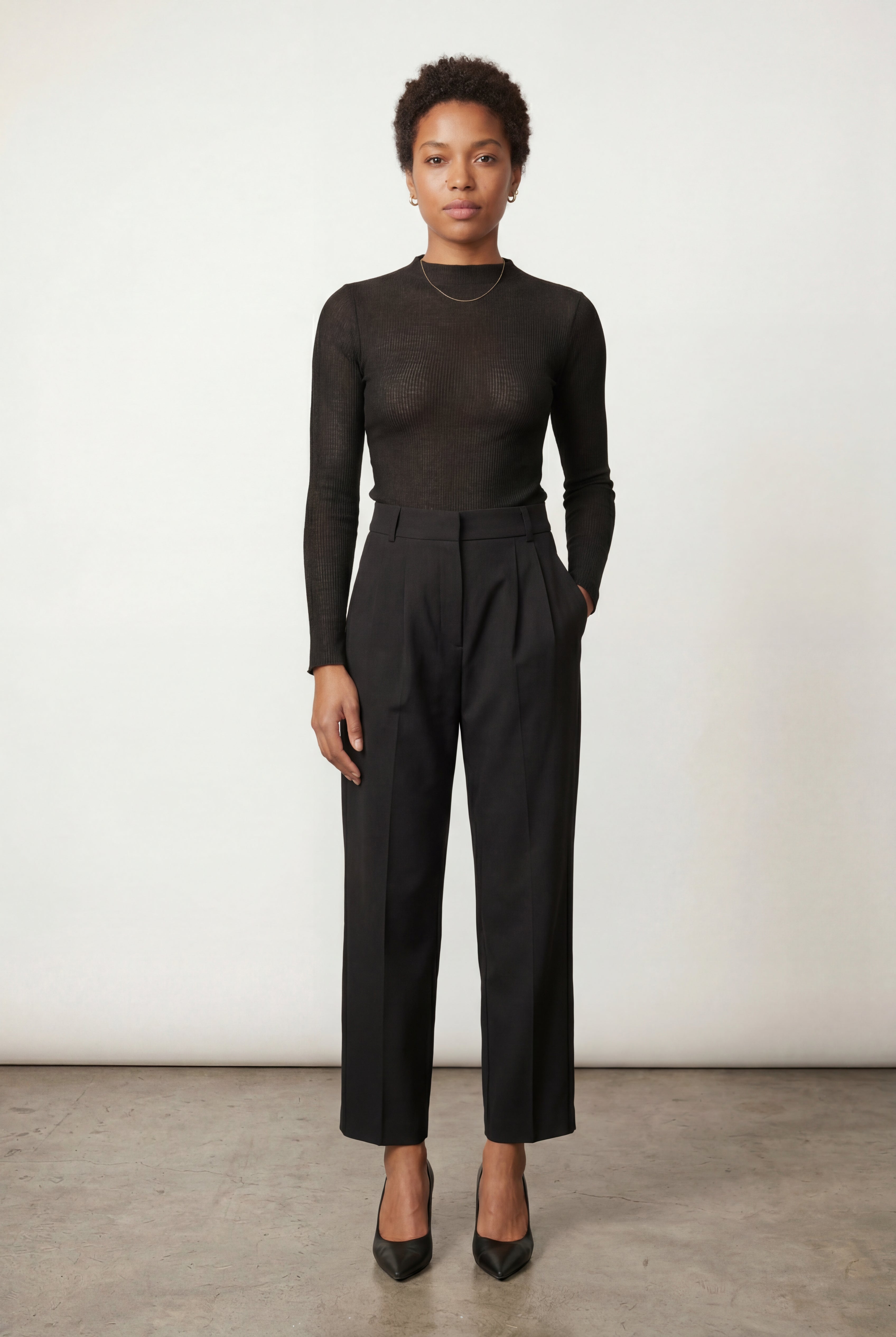 Lia | High-waisted Pleated Tapered Trousers with Tailored Waistband