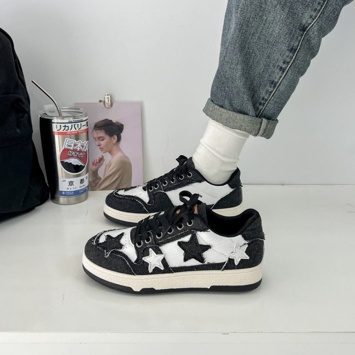 Lia | Women's Star Patch 90s-Inspired Low-Top Sneakers