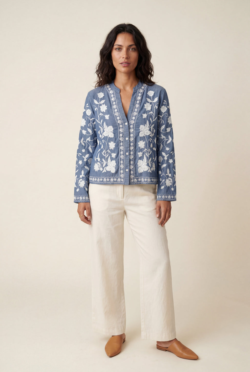 Lisa | Floral Embroidered Button-front Blouse with V-neckline