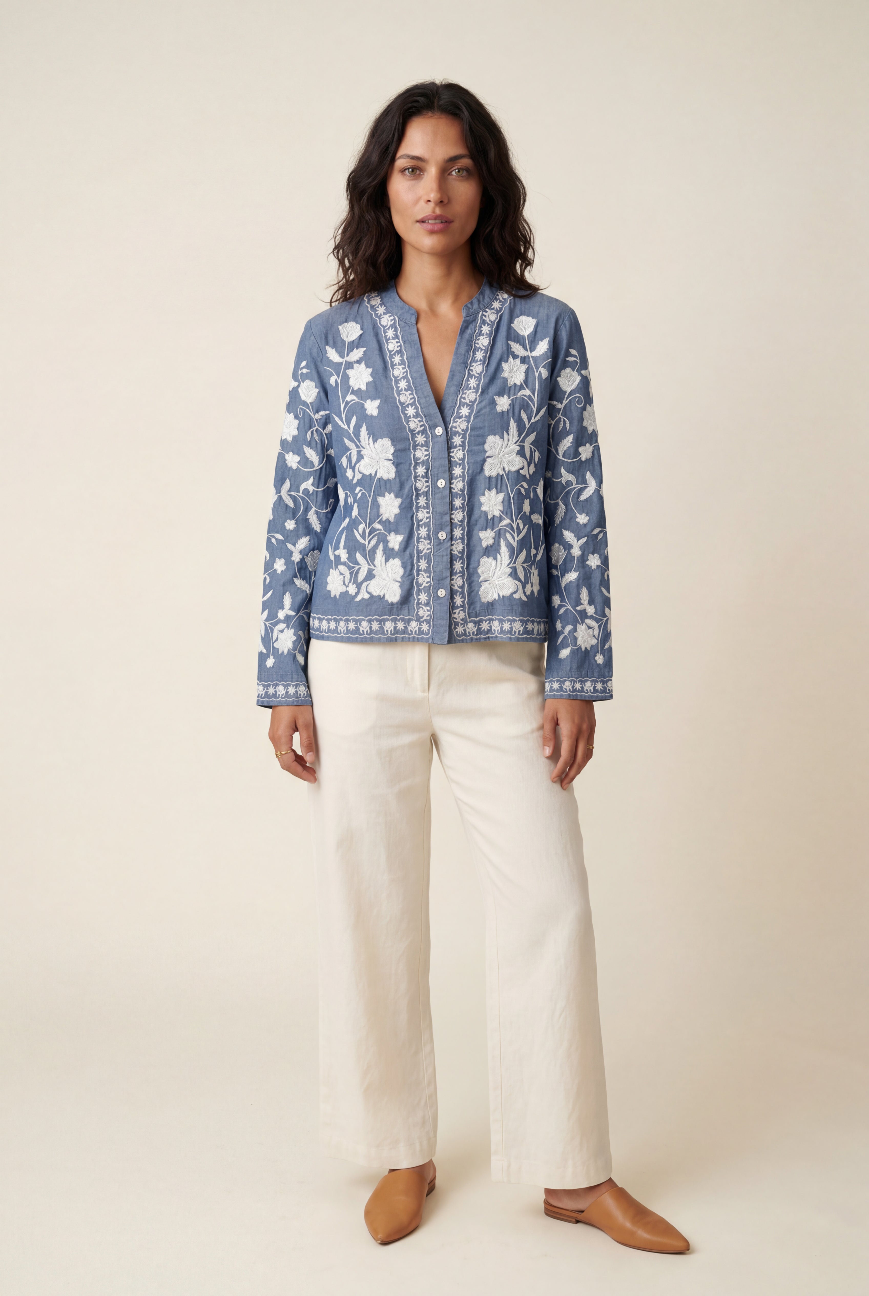 Lisa | Floral Embroidered Button-front Blouse with V-neckline