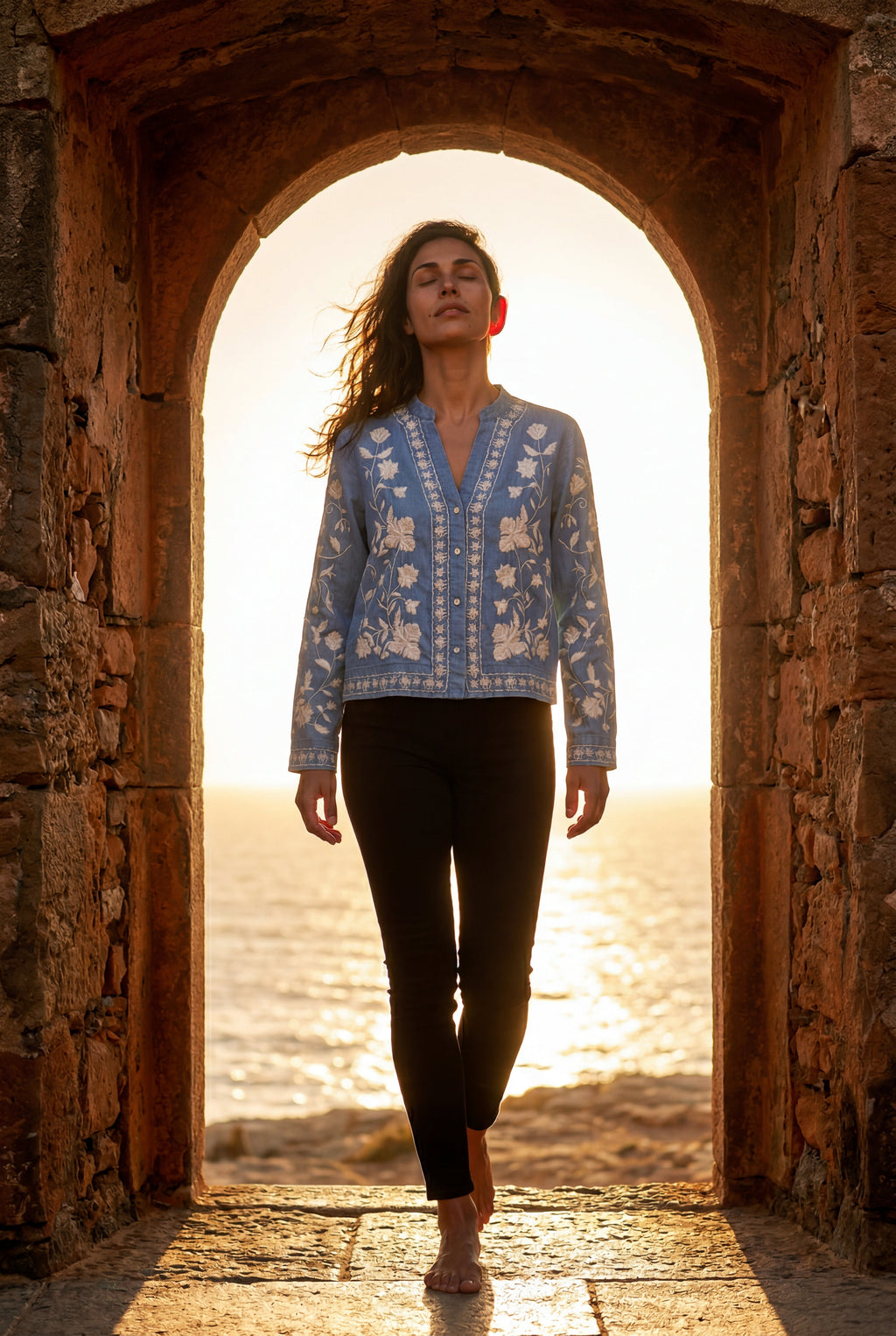 Lisa | Floral Embroidered Button-front Blouse with V-neckline