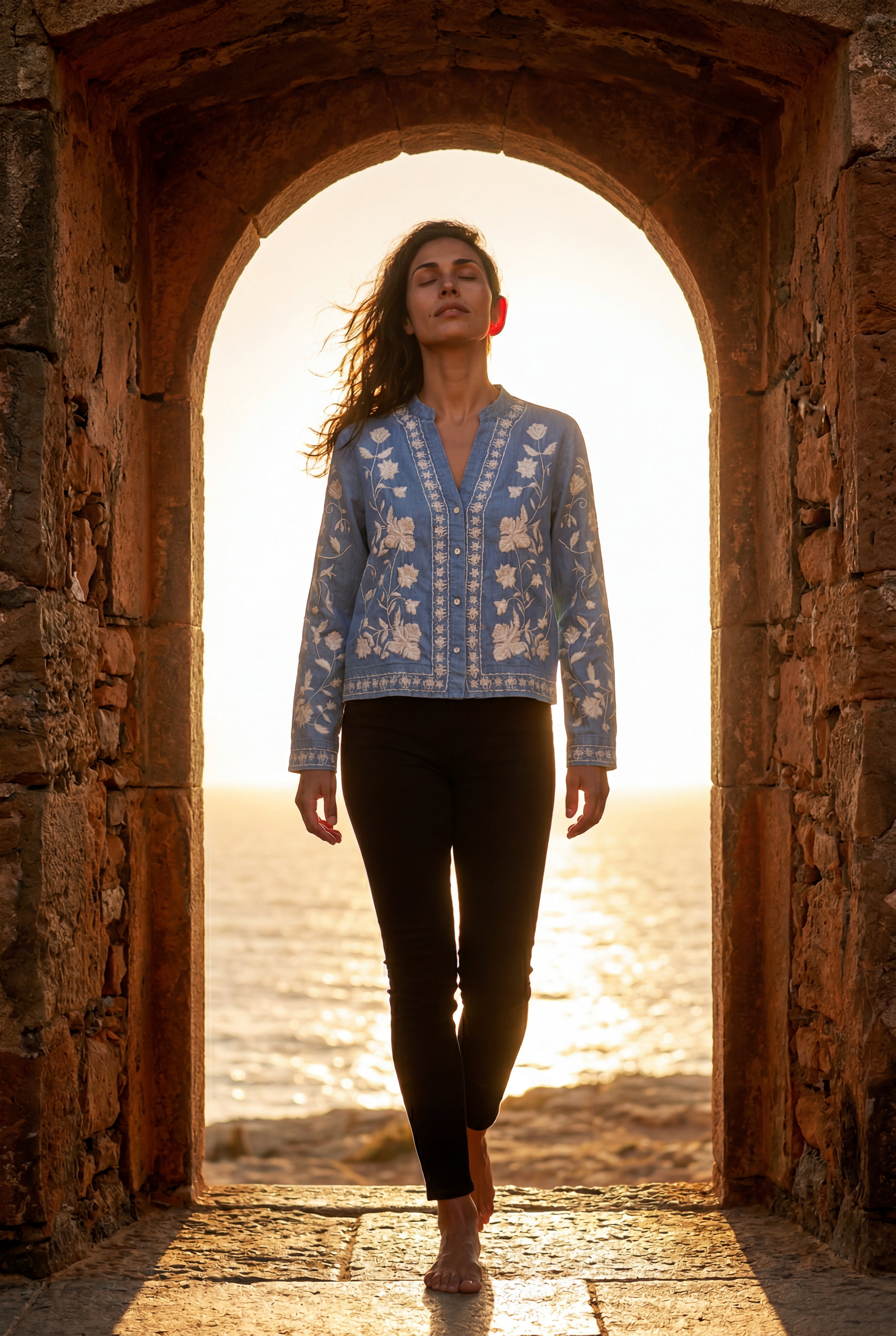 Lisa | Floral Embroidered Button-front Blouse with V-neckline