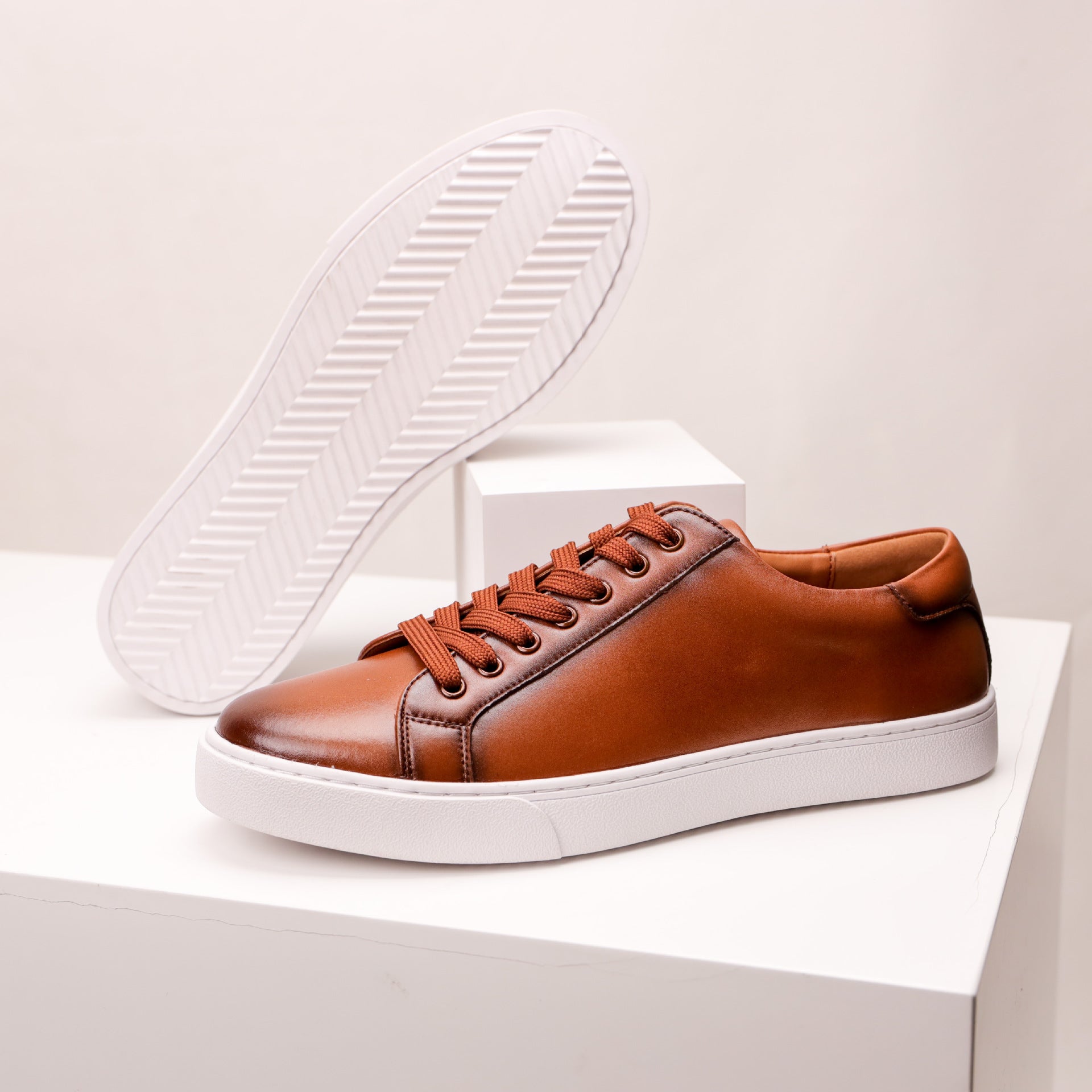 Liam | Low Top Minimalist Sneakers with Padded Collar