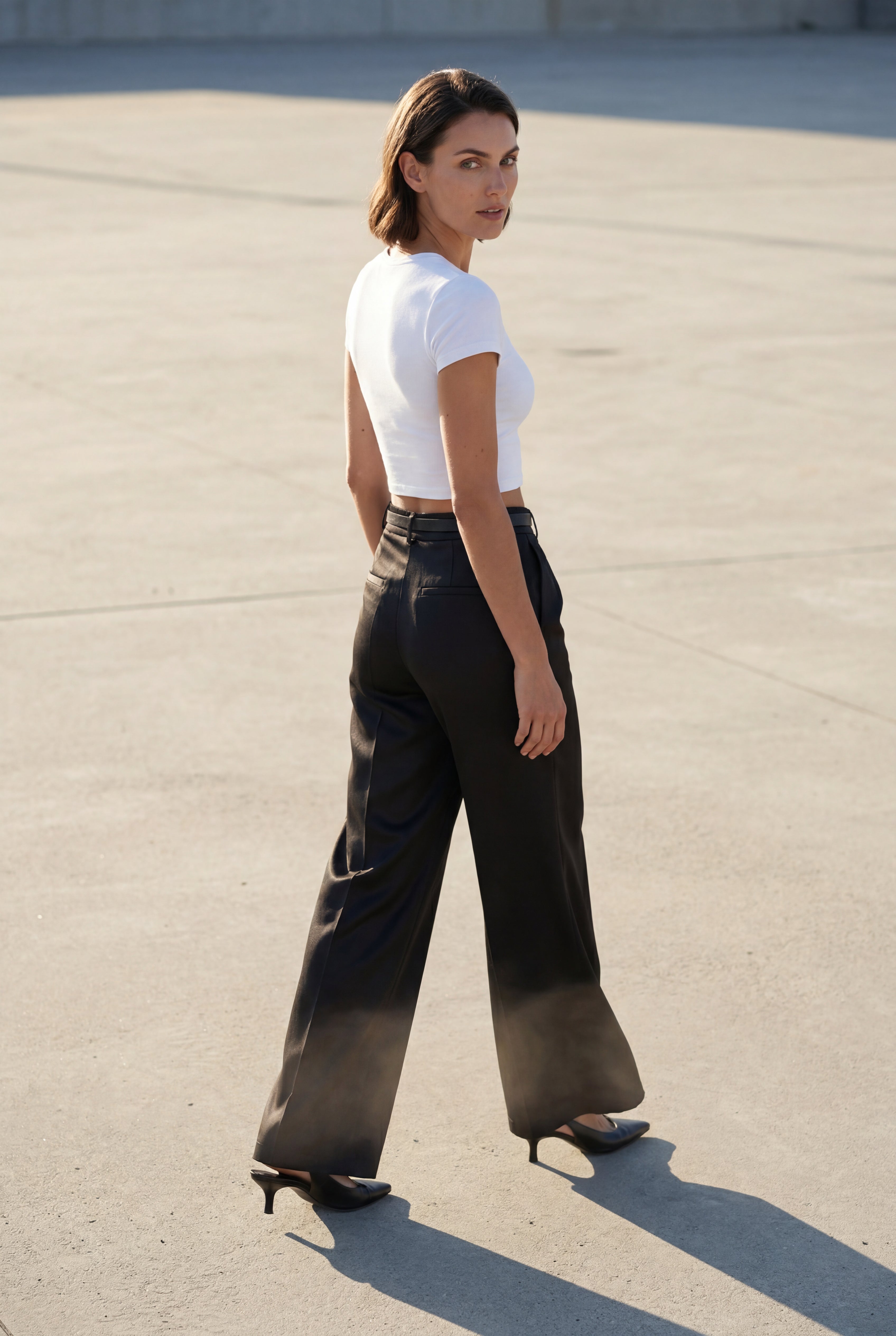 Lia | High-waisted Wide-leg Tailored Trousers with Belt