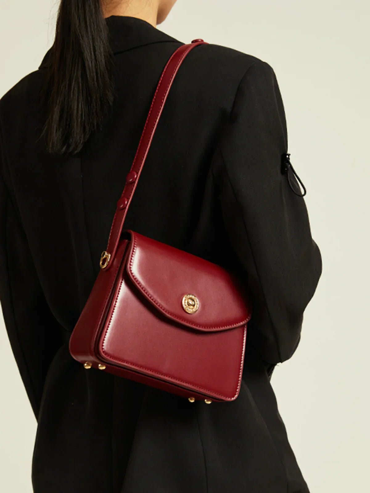 Lieke | Structured Shoulder Bag with Gold Hardware and Adjustable Strap