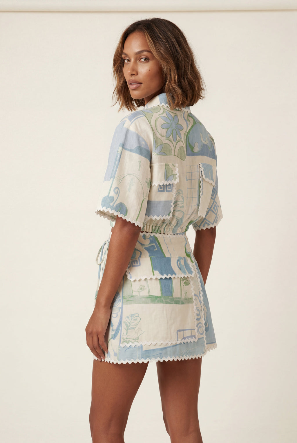 Cream Artistic Print Cropped Button-up Shirt with Ric Rac Trim | Elcevi