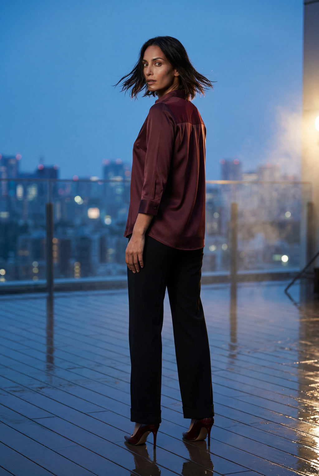 Elcevi | V-neck Relaxed-fit Blouse with Curved Hem For Women