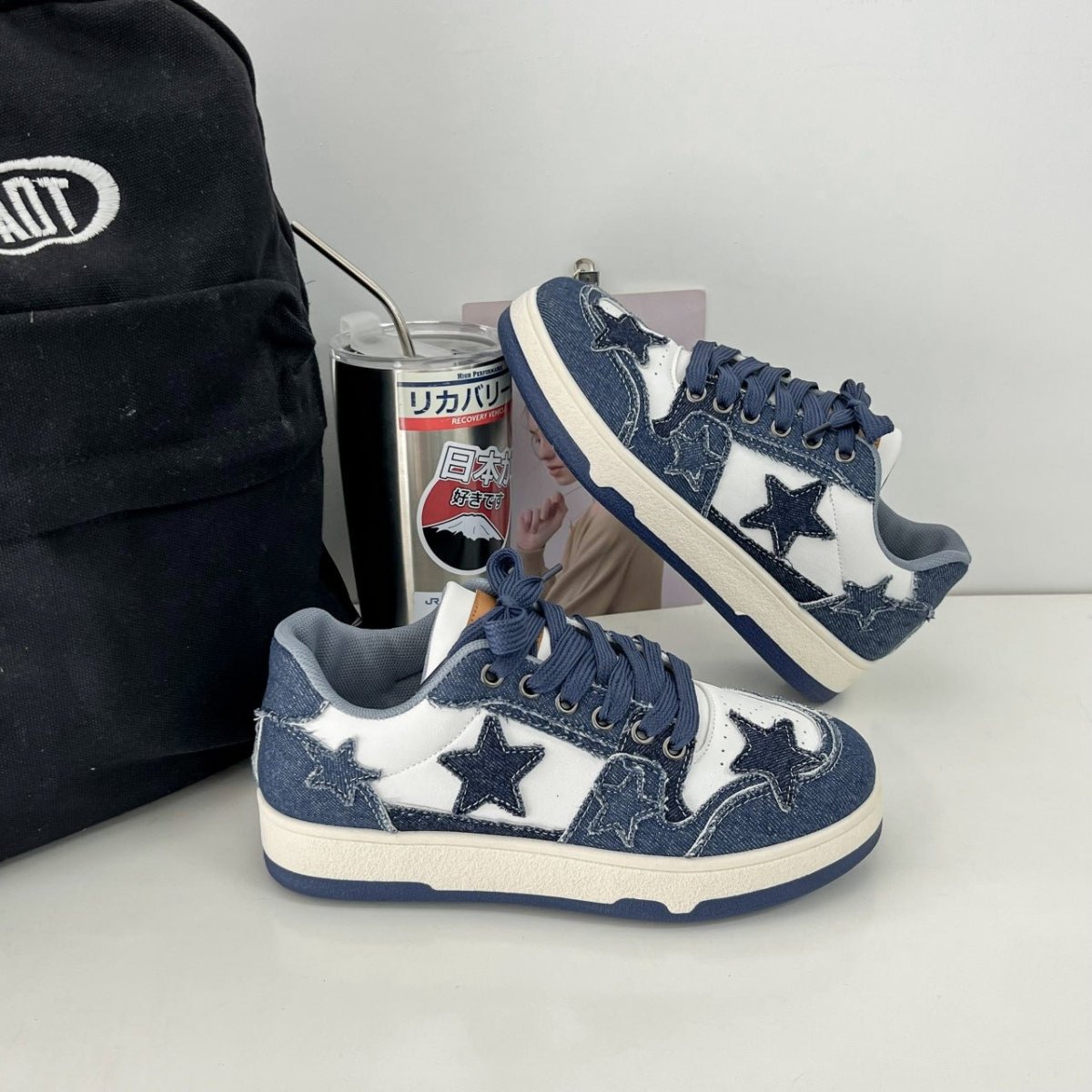 Lia | Women's Star Patch 90s-Inspired Low-Top Sneakers
