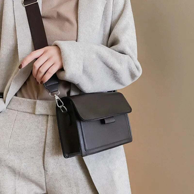 Milena | Crossbody Bag with Minimalist Design