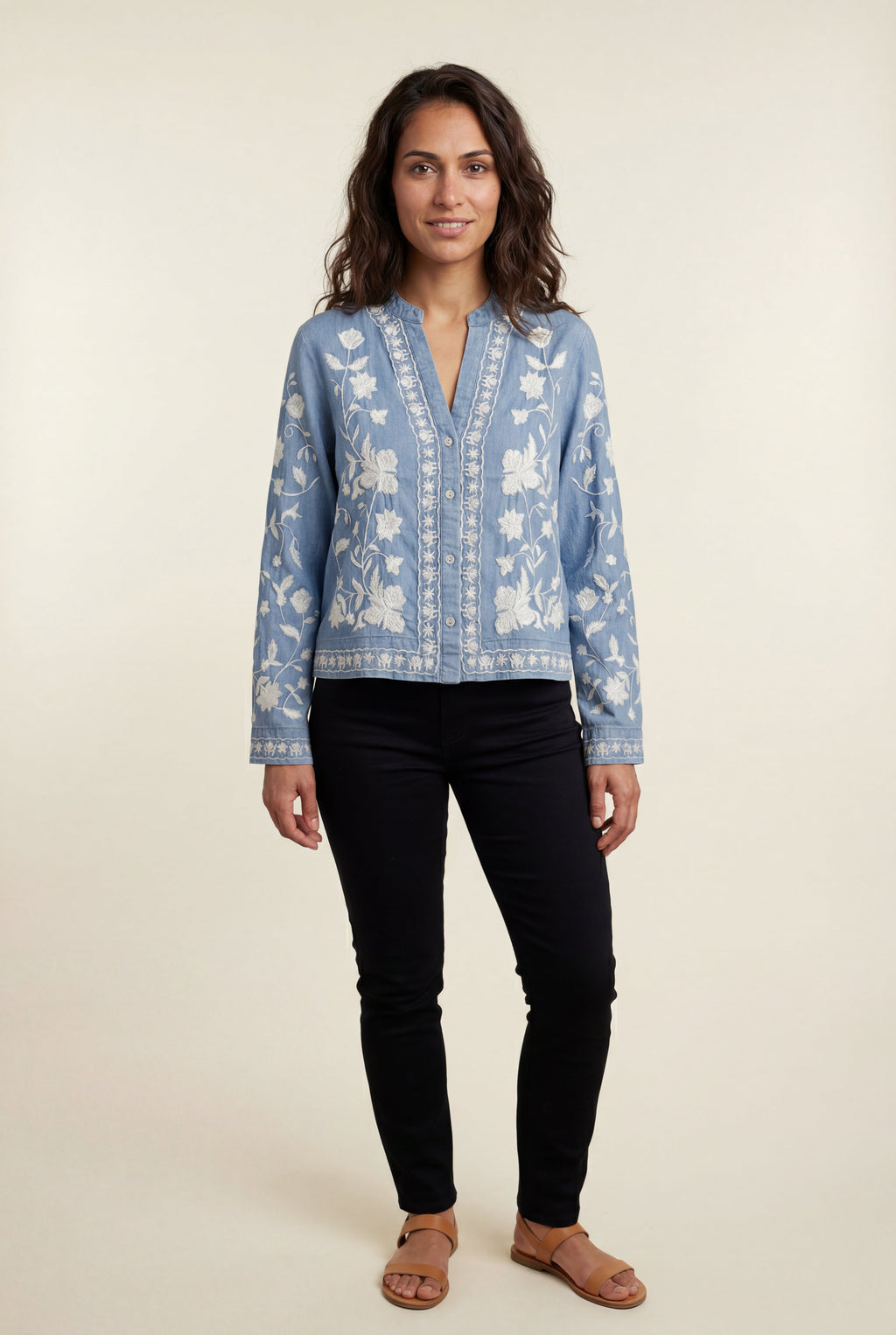 Lisa | Floral Embroidered Button-front Blouse with V-neckline