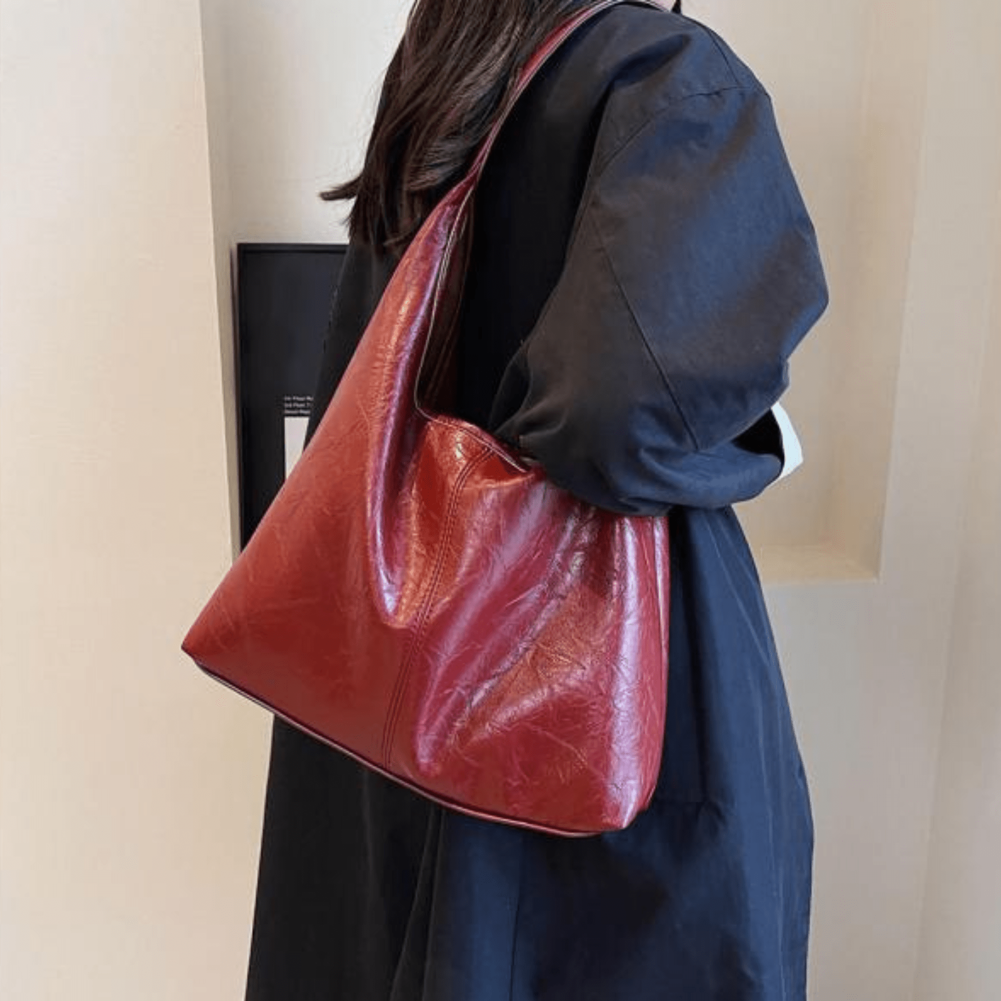 Ela -  Shoulder Bag in Vintage Leather Look
