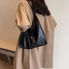 Ela -  Shoulder Bag in Vintage Leather Look