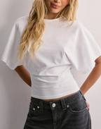 Amaya Chiara – Trendy T-Shirt with Wide Sleeves