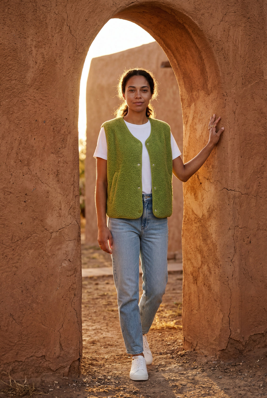 Elcevi | Boxy Snap-button Vest with Contrast Edge Trim For Women