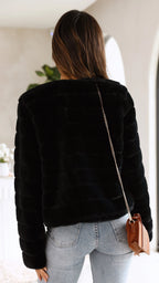 Carla - Women's short faux fur jacket with open collar