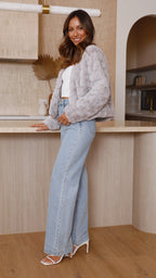 Carla - Women's short faux fur jacket with open collar