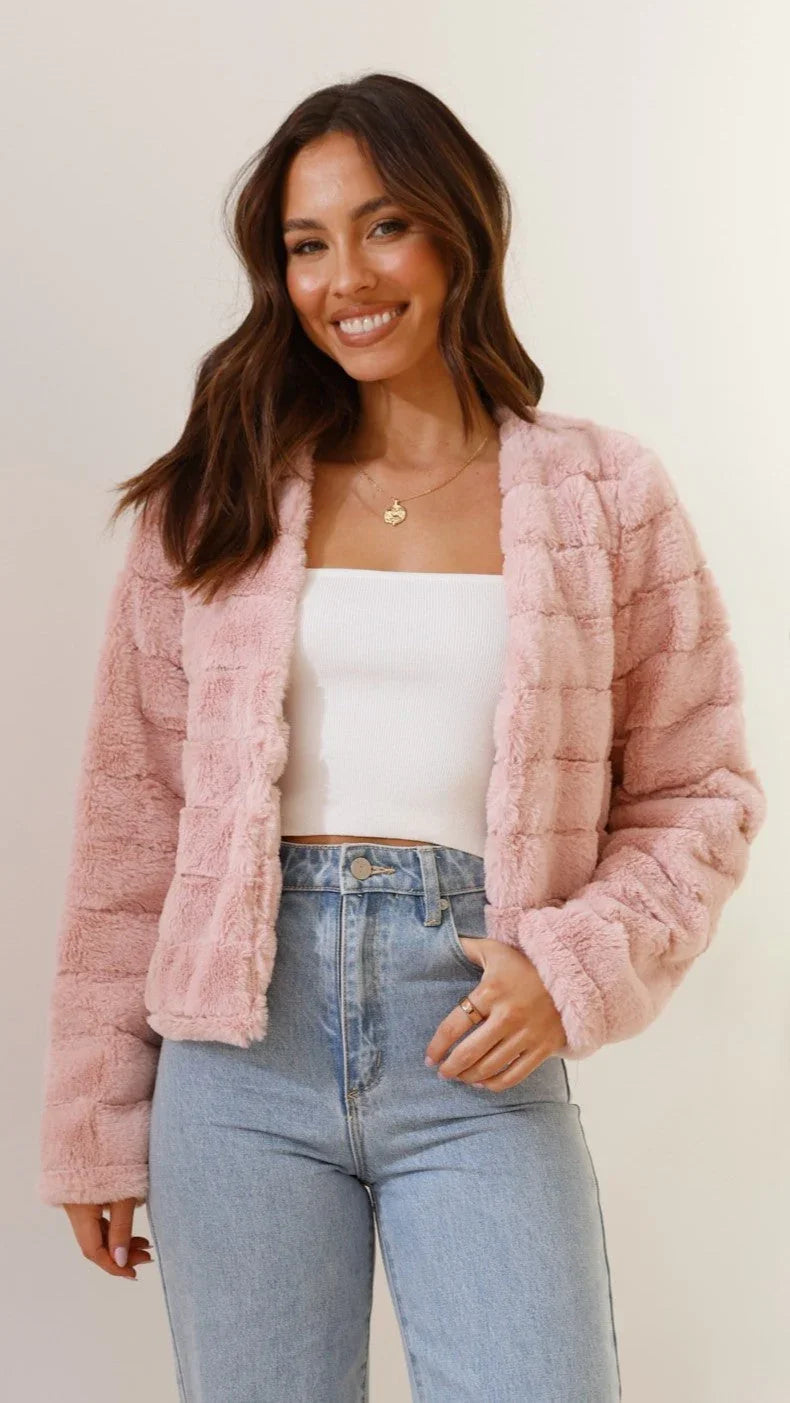 Carla - Women's short faux fur jacket with open collar