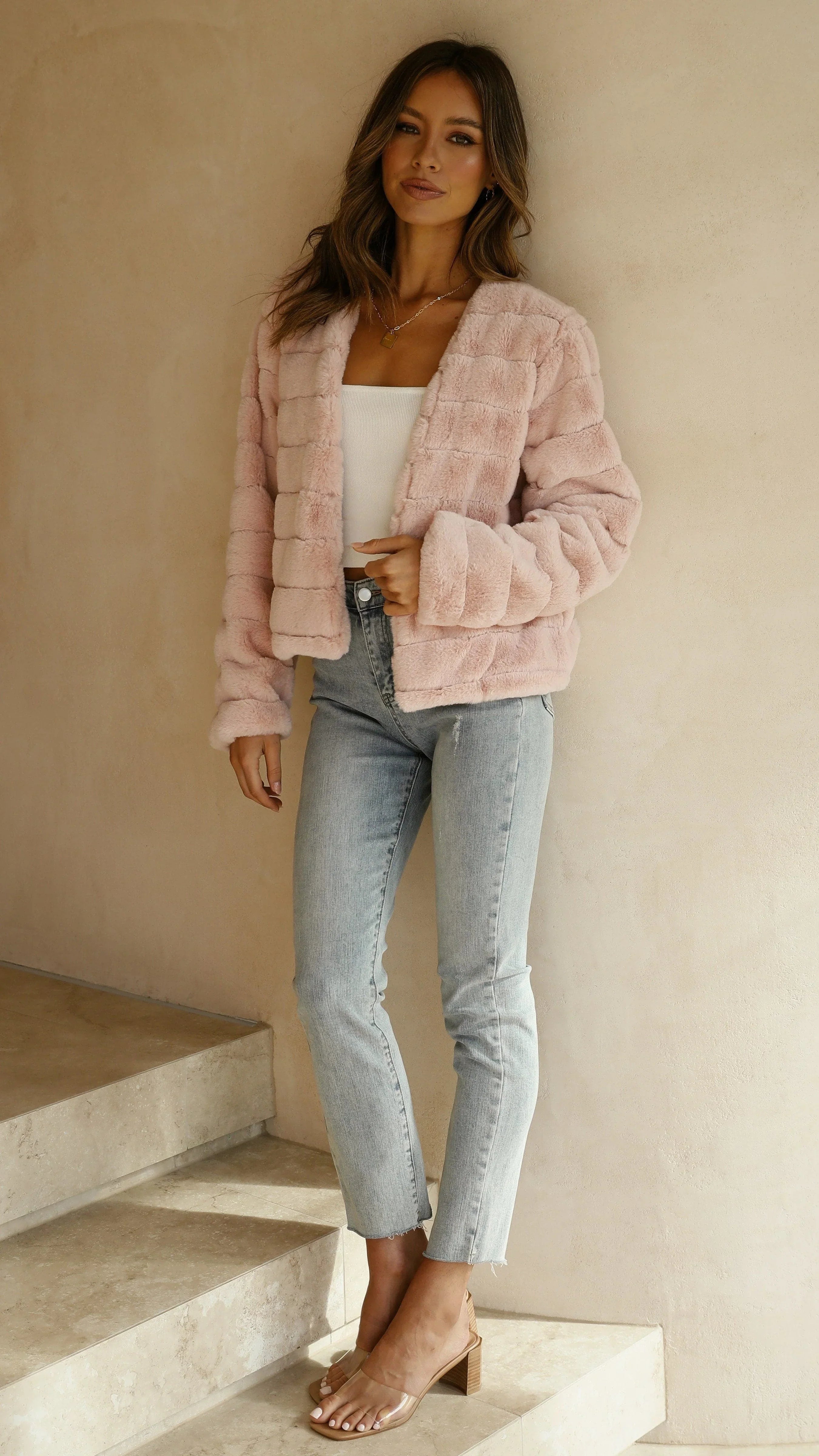 Carla - Women's short faux fur jacket with open collar