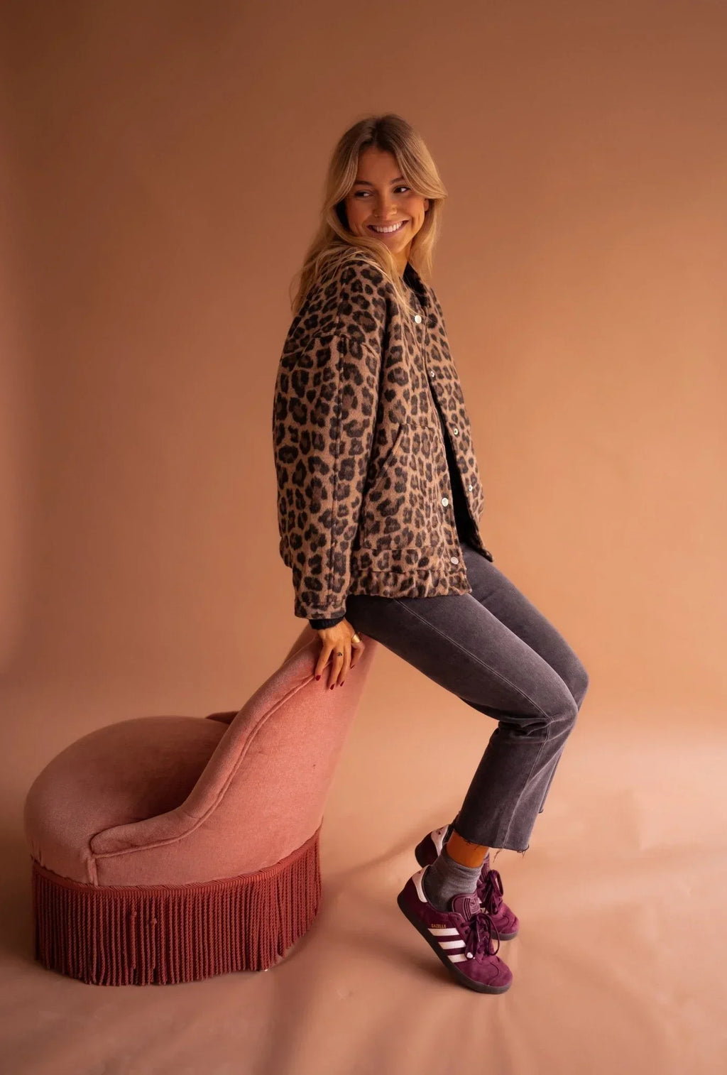 Eda - Women's leopard print jacket with snap buttons