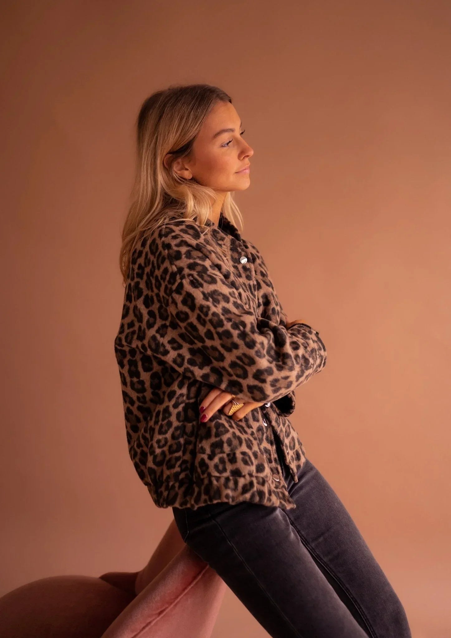 Eda - Women's leopard print jacket with snap buttons