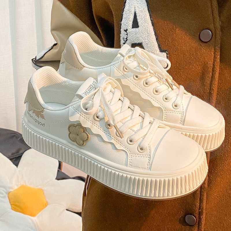 Lia | Beige Floral Applique Platform Lace up Sneakers Off White