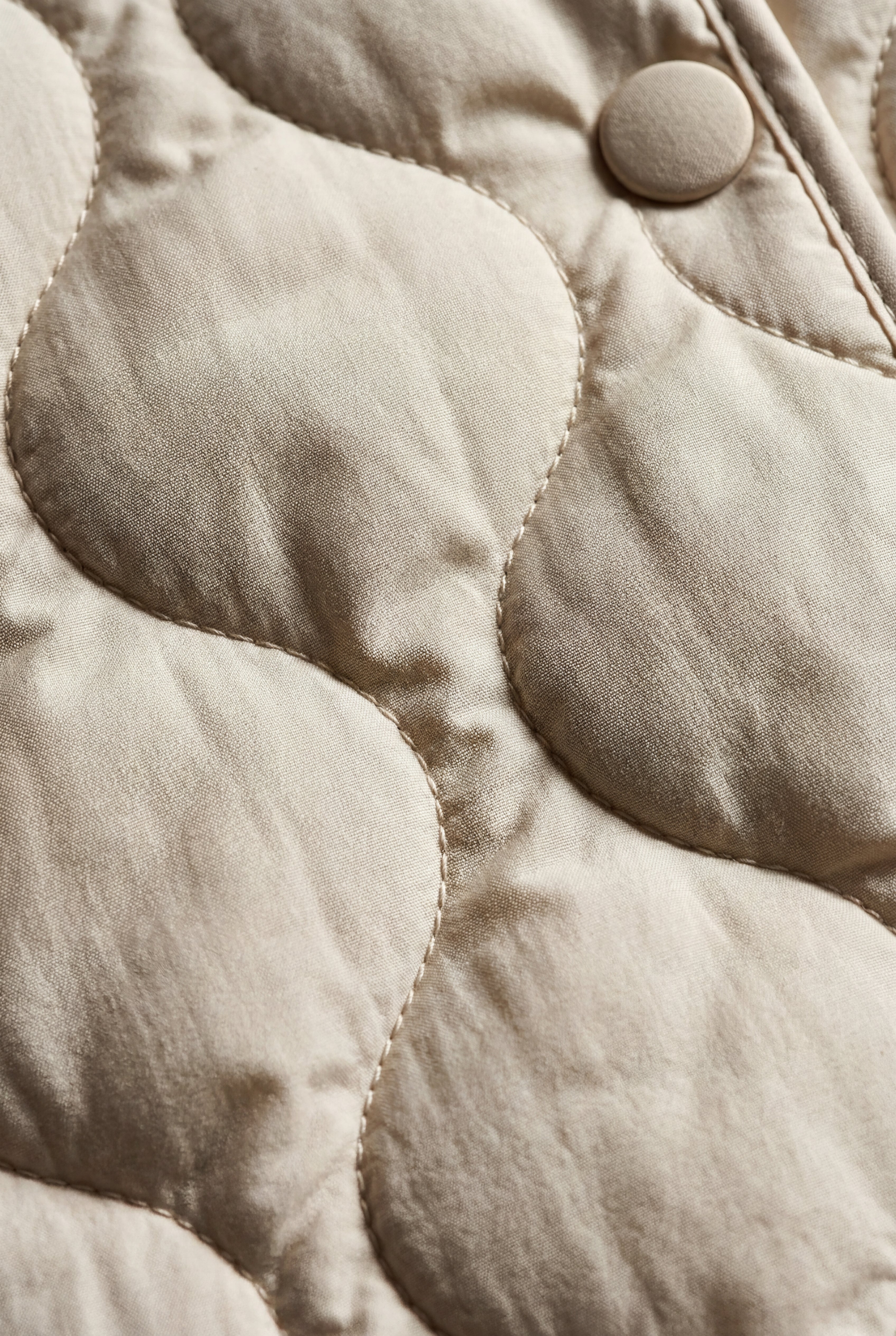 Lia | Diamond-quilted Sleeveless Bodywarmer Vest with Snap Closure