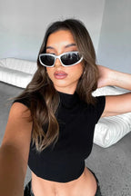 Lieke | Glossy White Oval Cat-eye Sunglasses with Dark Lenses