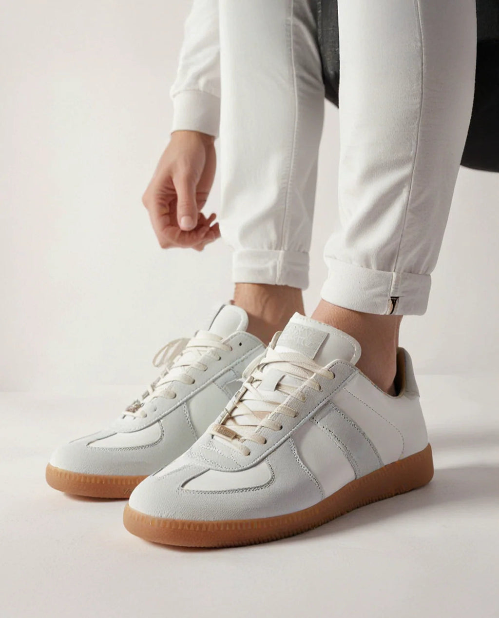 Liam | Retro Low-top Sneakers with Contrast Panels